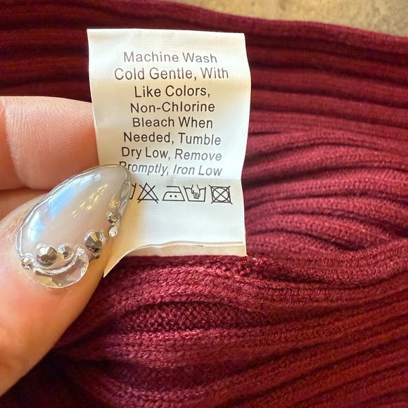 NWT’s Bodycon sweater dress. Size M. - Picture 9 of 11